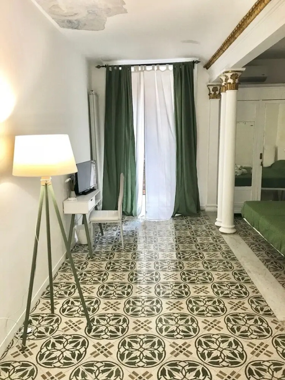 Deluxe Double room with balcony (full double bed)