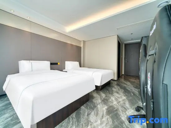 Standard room with city view