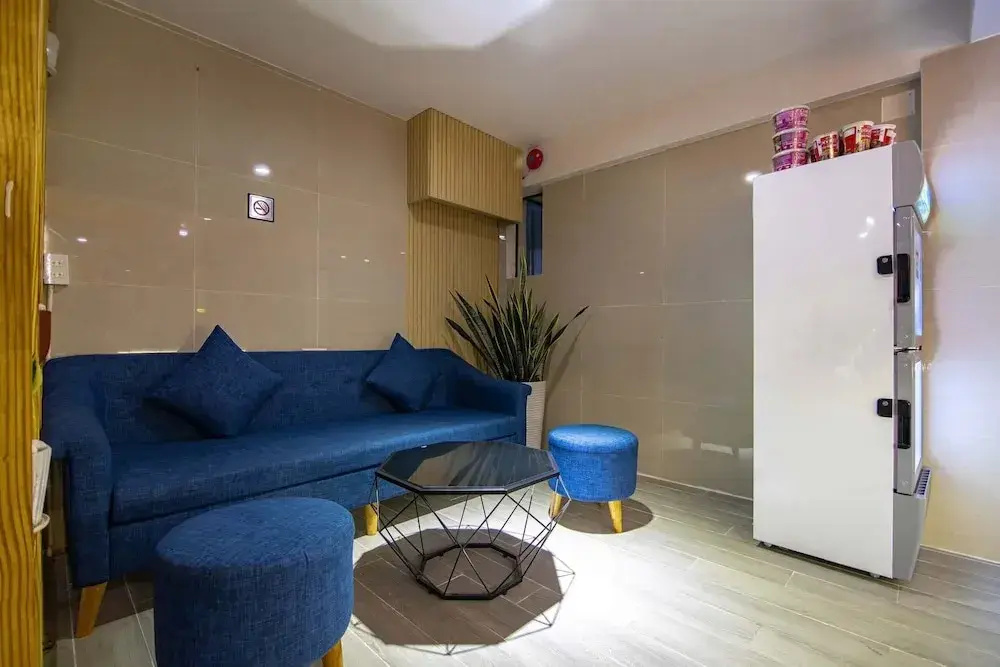 Lobby & Reception