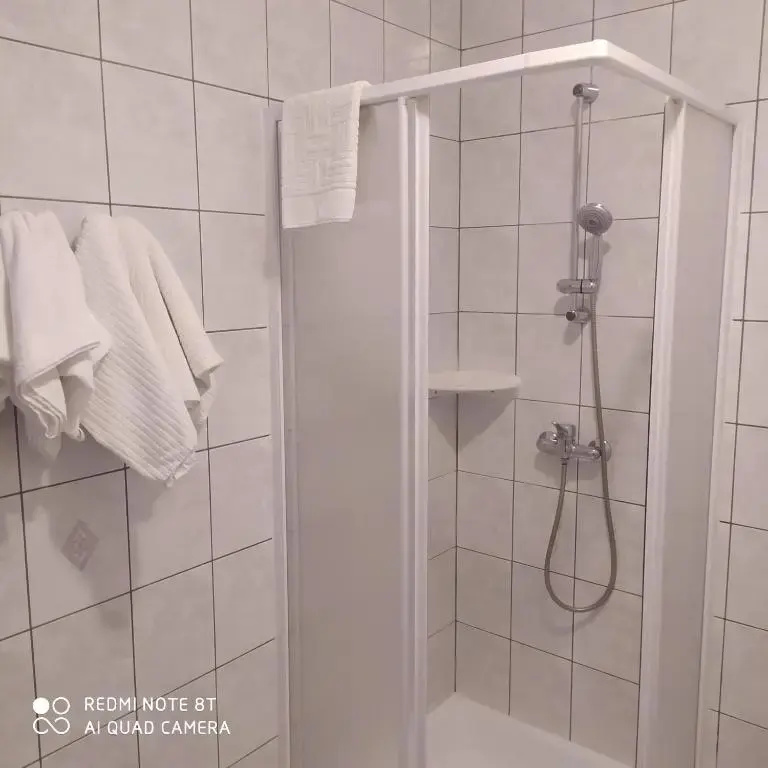 Bacchus Hotel Panzi - Chambres
