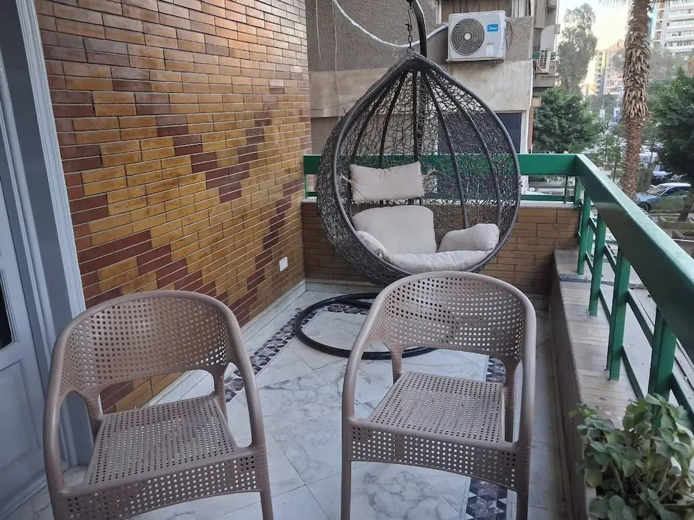 Spacious 3-bedroom Apartment in Central Cairo With City View