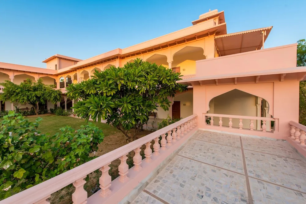 Hotel Dev Vilas