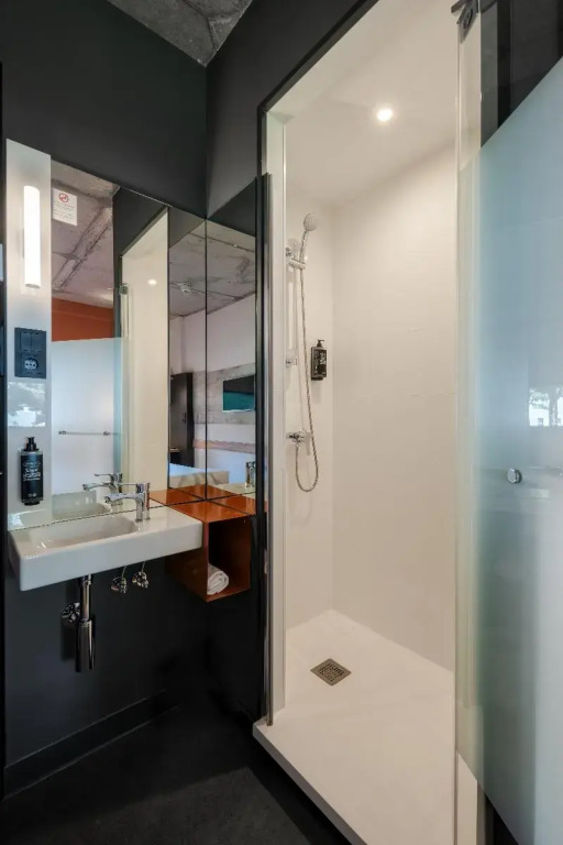 Двухместный номер Standard двуспальная кровать в Ibis Budget Madrid Aeropuerto