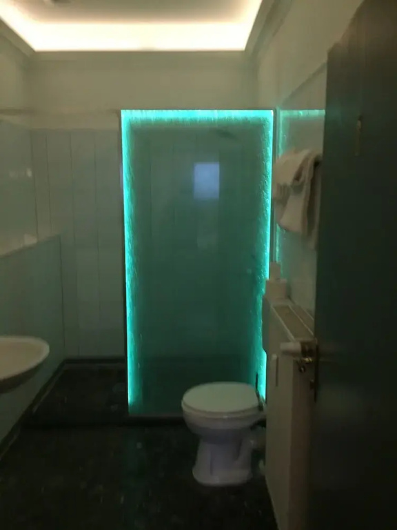 Comfort room
