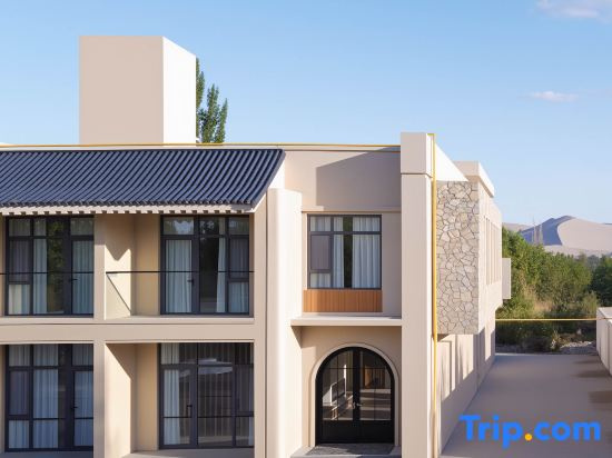 Dunhuang Muqi Homestay (Mingsha Mountain and Crescent Moon Spring Scenic Area)