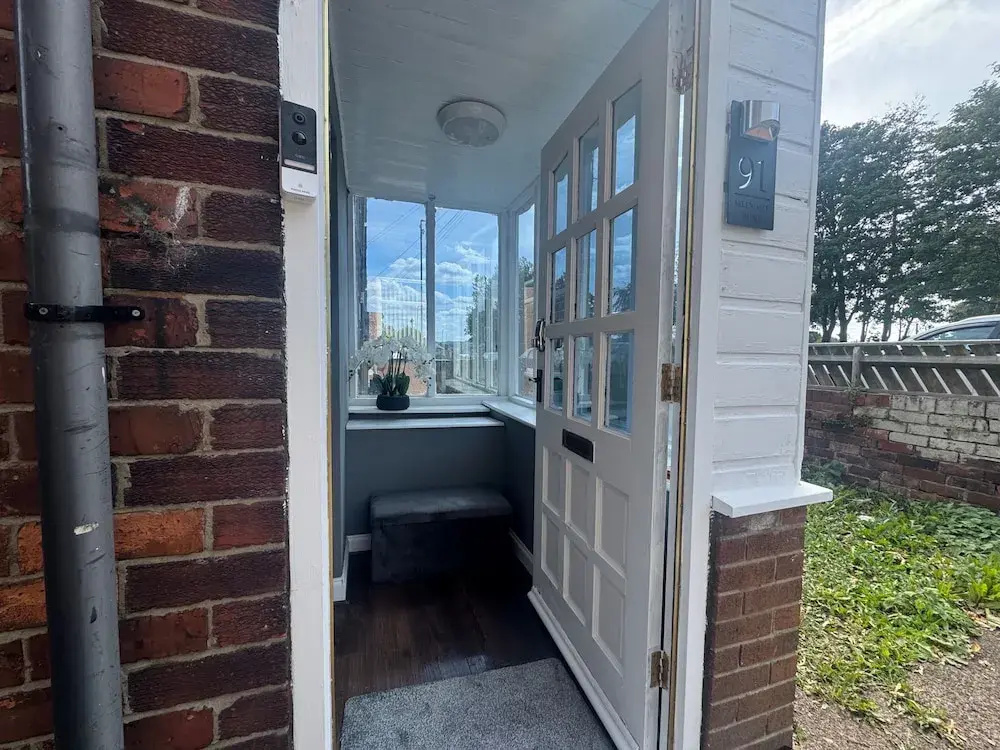 Apt-sleeps 6-parking-ideal for Contractors-garden