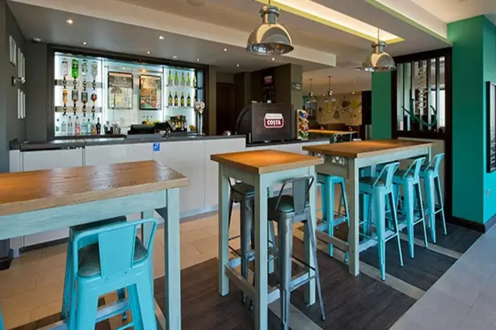 Food & Beverage