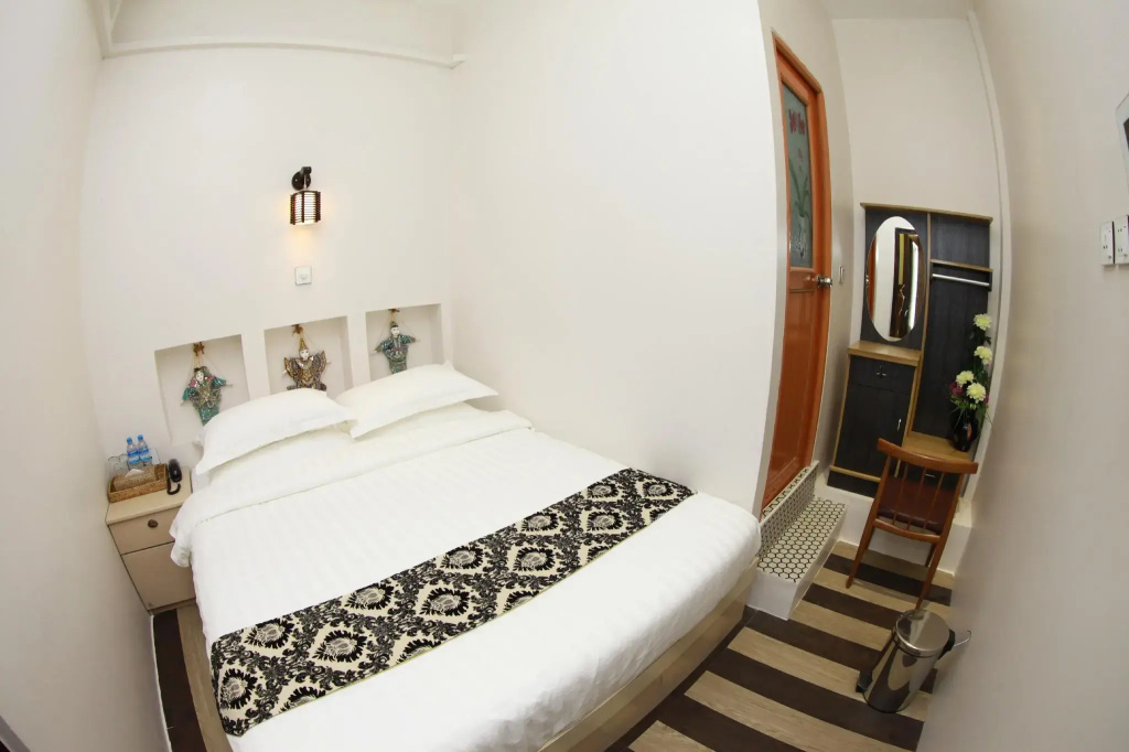Standard Double room (full double bed)