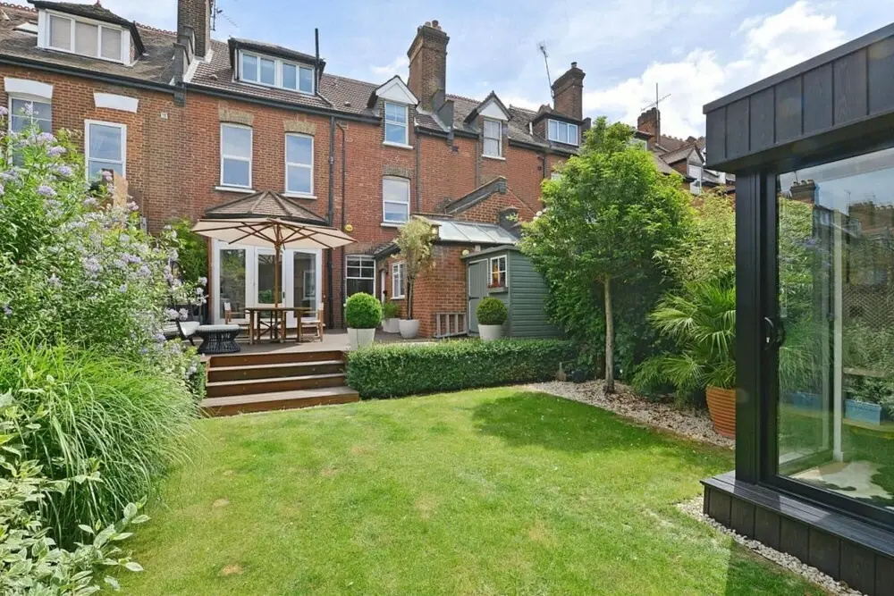 The Brent Studio - Charming 2bdr Flat With Parking and Garden