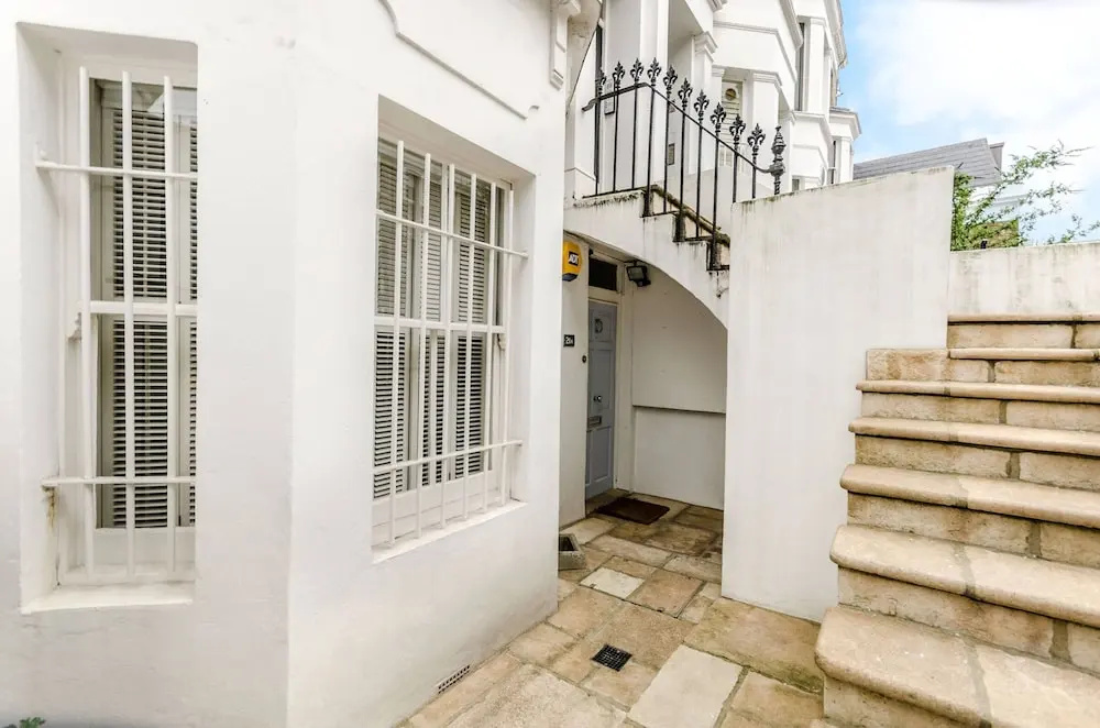2 Bedroom Chelsea Flat By Thames