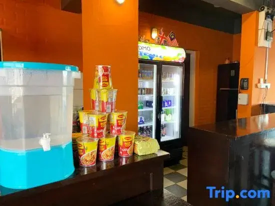 Food & Beverage