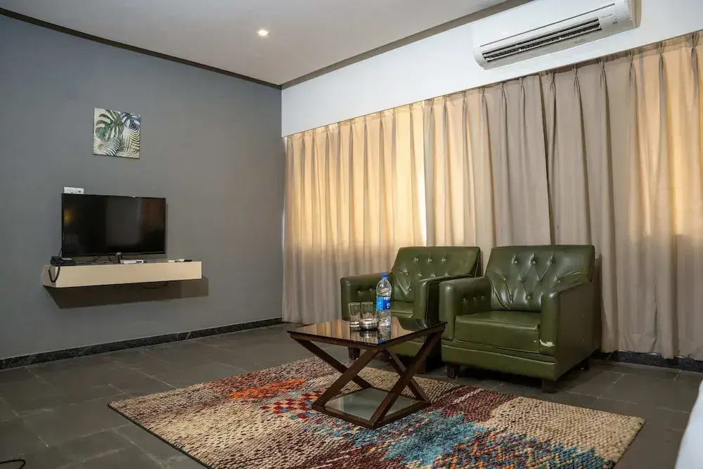 Lobby & Reception