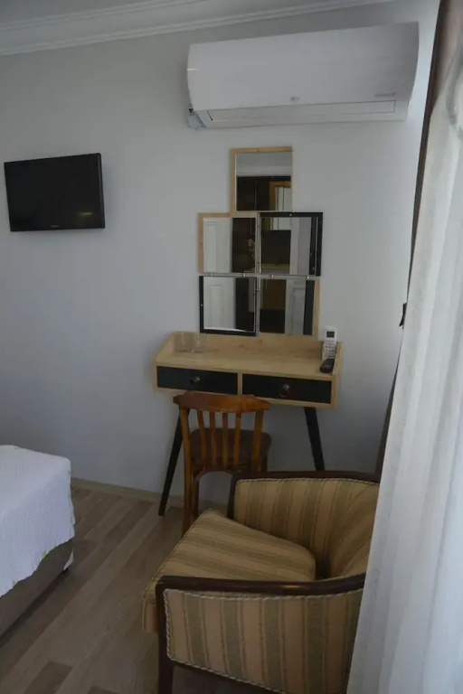 Deluxe Double room (full double bed)