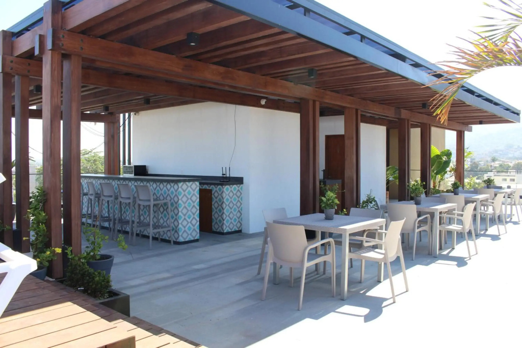 105 Downtown, Rooftop - Ocean View