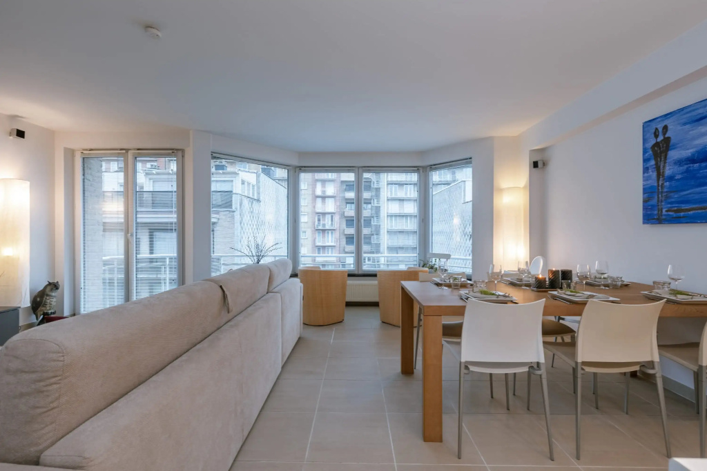 Modern and Spacious Apartment With Terrace
