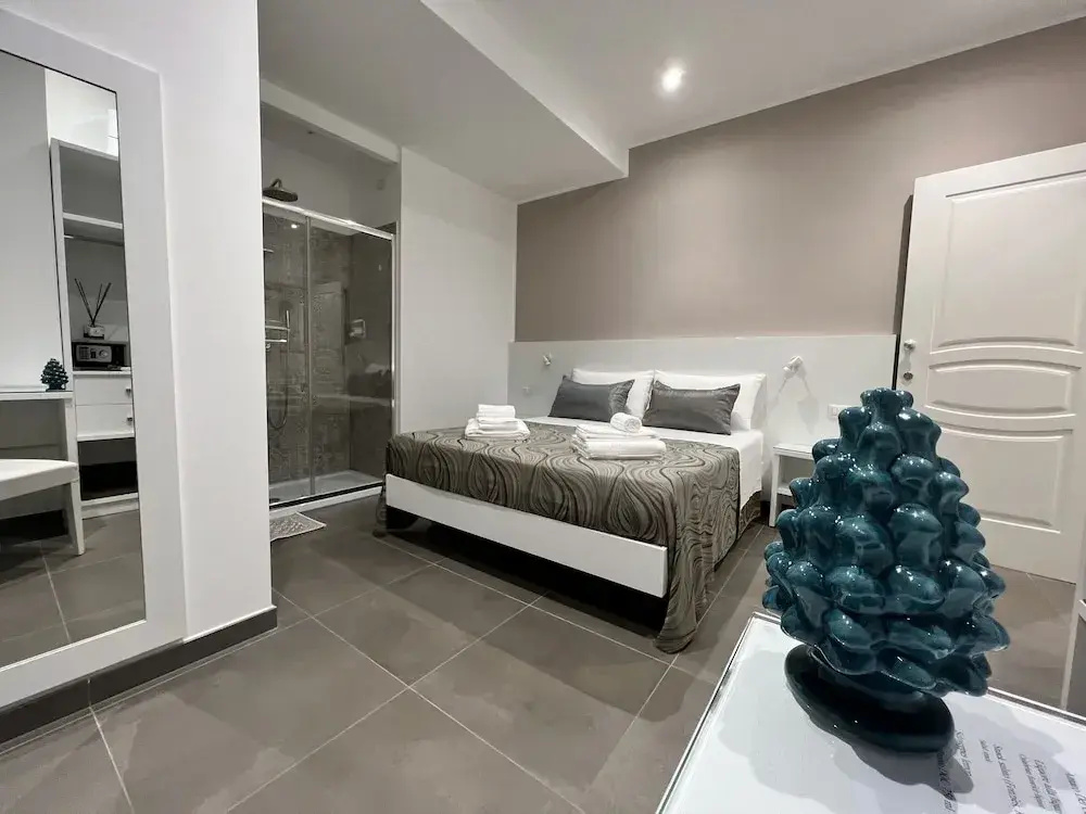 Standard Double room with balcony (full double bed)
