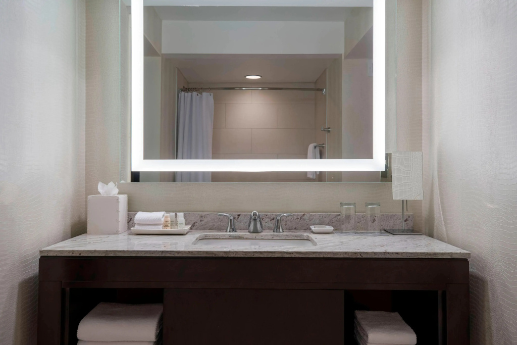 Renaissance Baton Rouge Hotel
