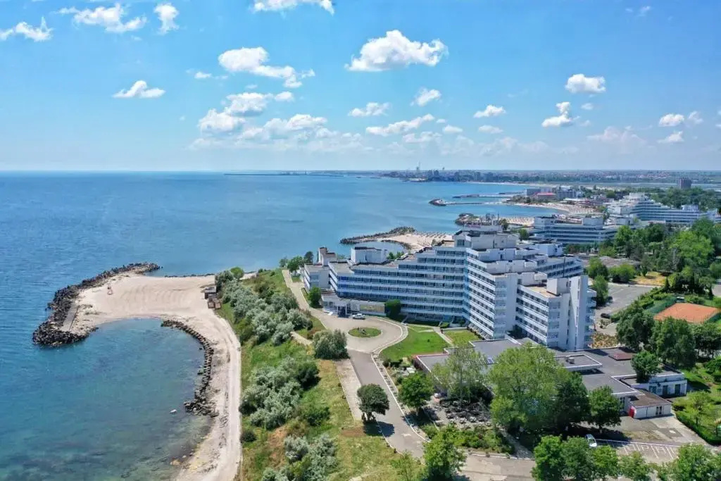 Beach & Waterfront