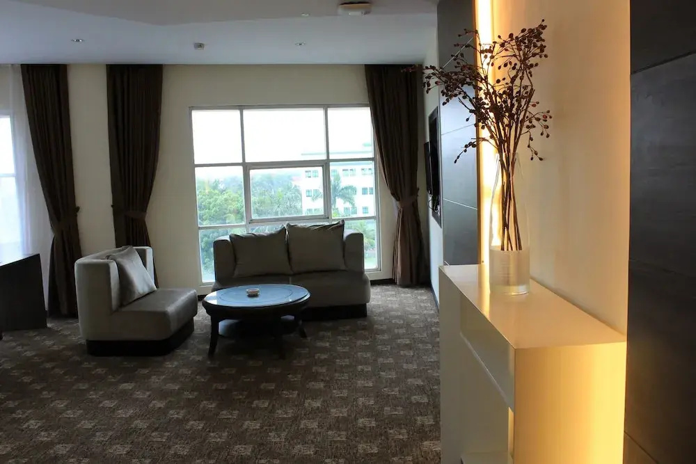 Lobby & Reception