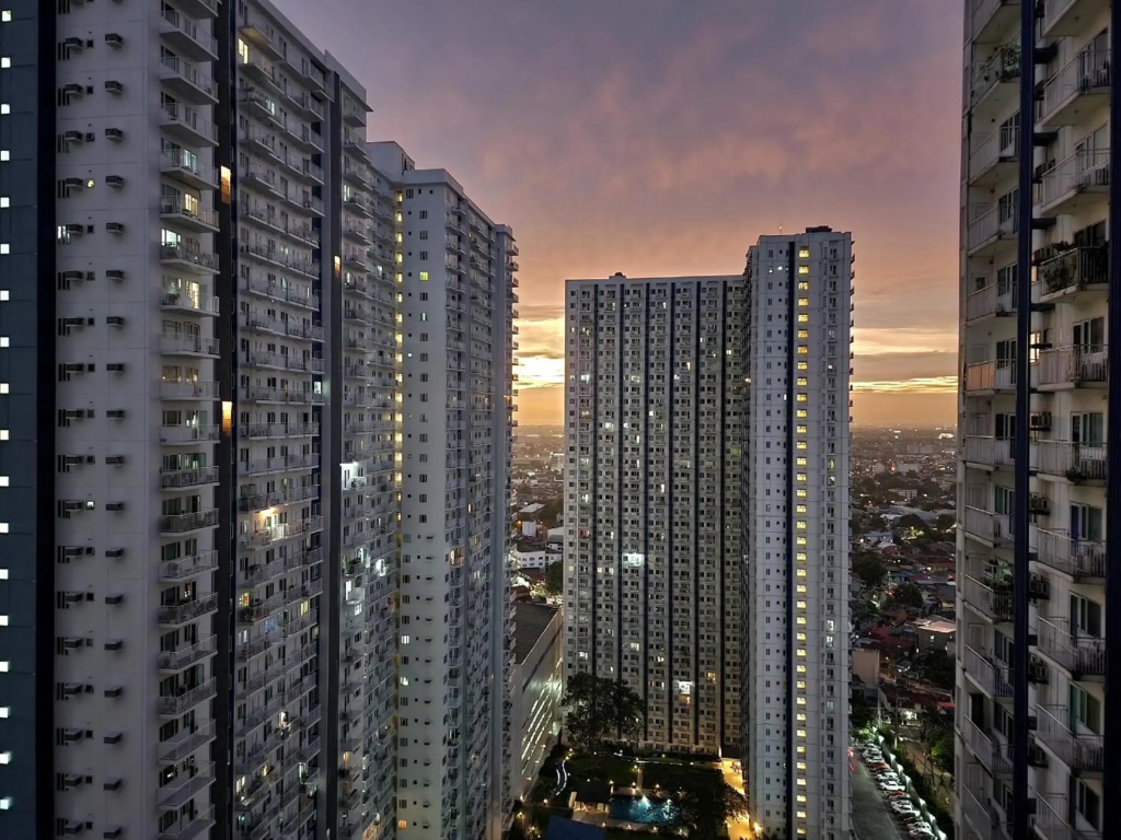 High-Tech Studio at Grass Residences -2 persons only, Quezon City