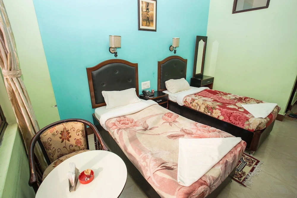 Deluxe Double room with balcony (full double bed)