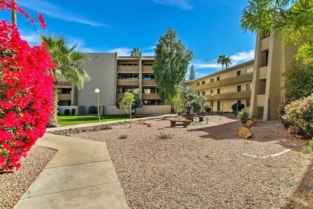 1 Mi to Old Town: Family Condo w/ Pool & Balcony