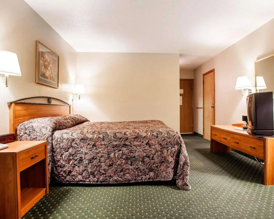 Standard Double room (full double bed)