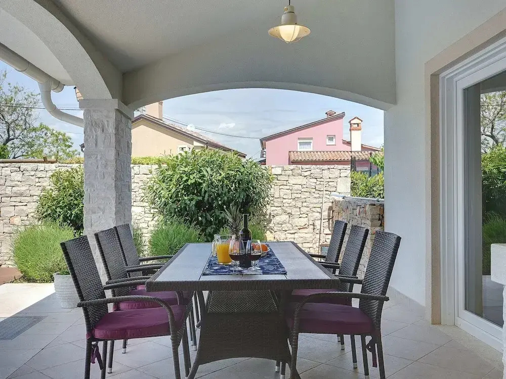 Comfortable Villa With Private Swimming Pool, Table Football, Near Labin