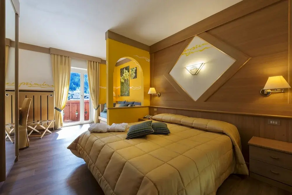 Standard Double room (full double bed)