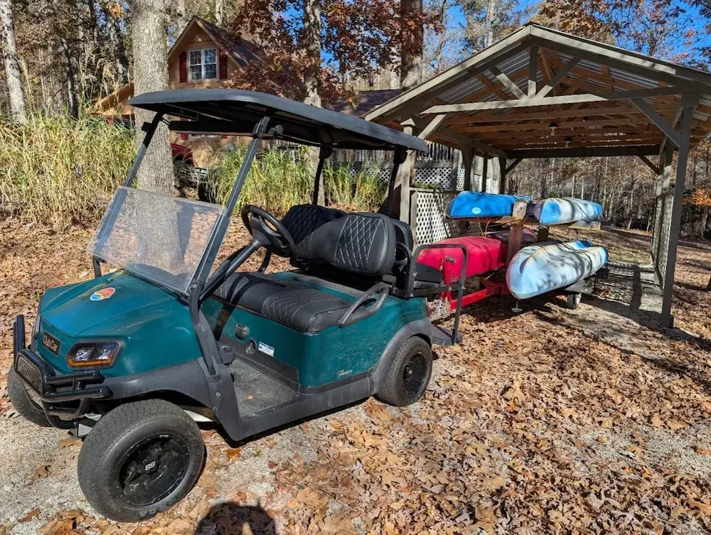 The Lake Place Cabin w/ Golf Cart & Free Kayaks!