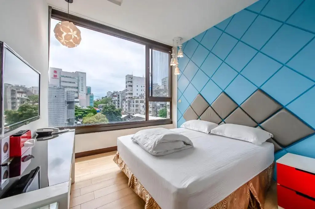 Standard Double room with city view (full double bed)