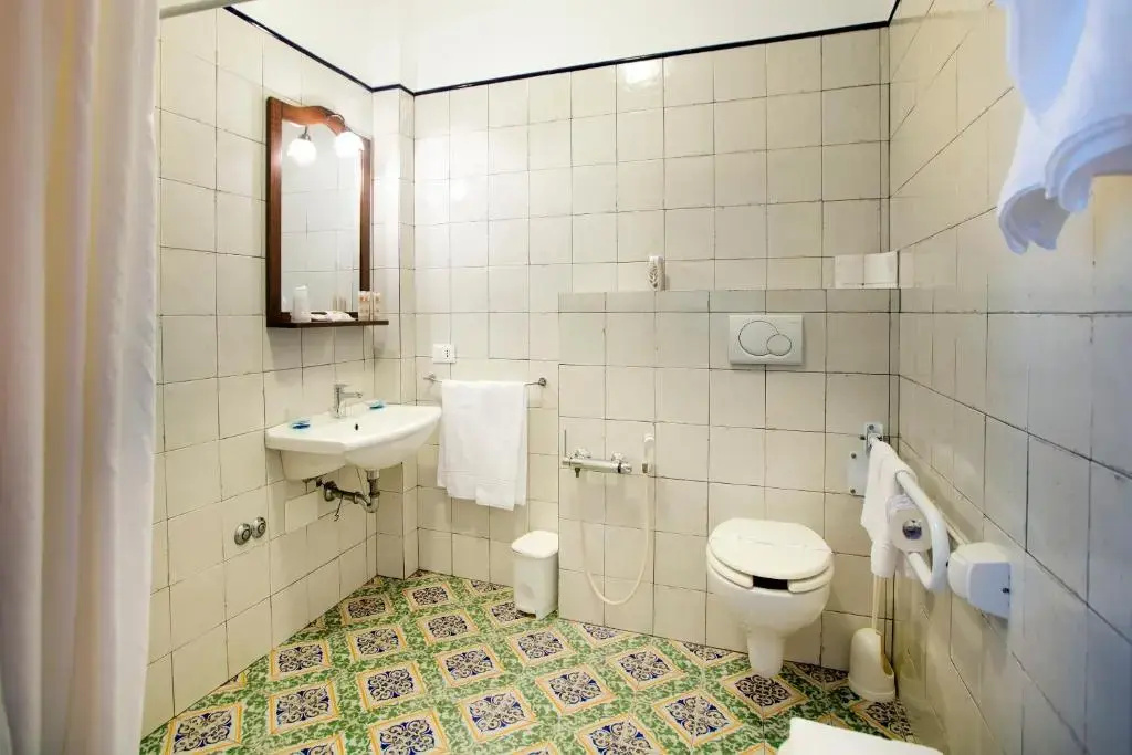 Comfort room