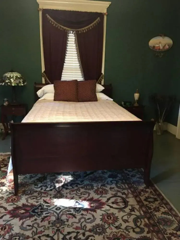 The Commodore Bed and Breakfast