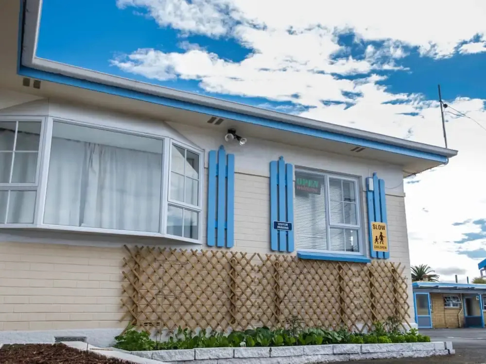 Beach lodge motel