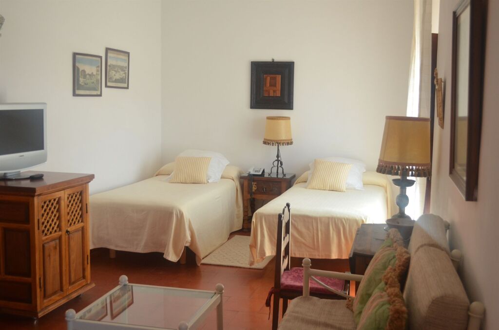 Hotel "Santa Isabel la Real" by null
