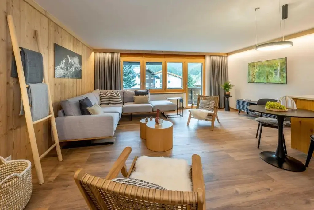 3 Bedrooms Apartment