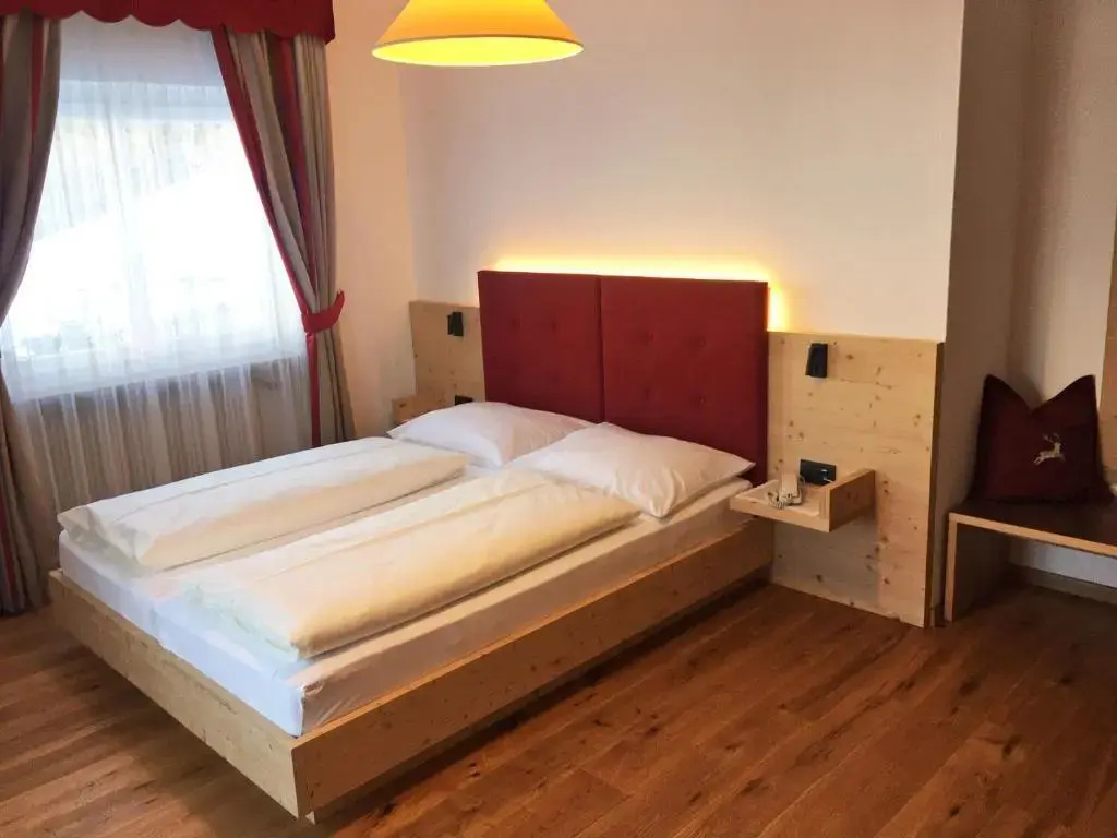 Standard Double room with balcony (full double bed)