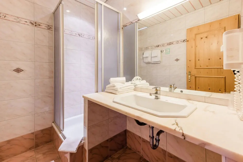 Hotel Rothirsch by Skinetworks - Chambres