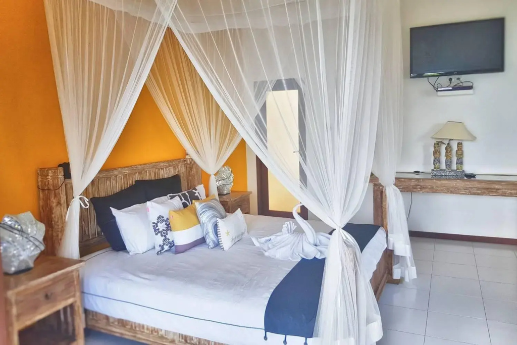 Standard Double room with balcony and oceanfront (full double bed)