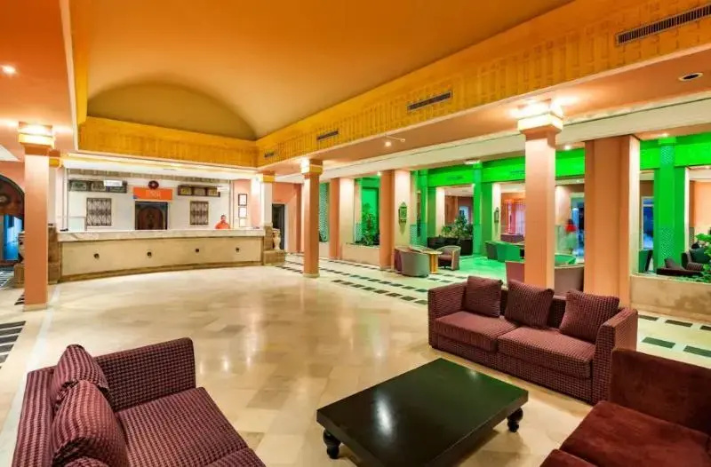 Lobby & Reception
