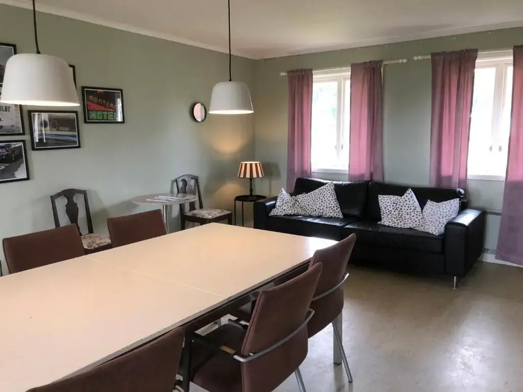 Economy room