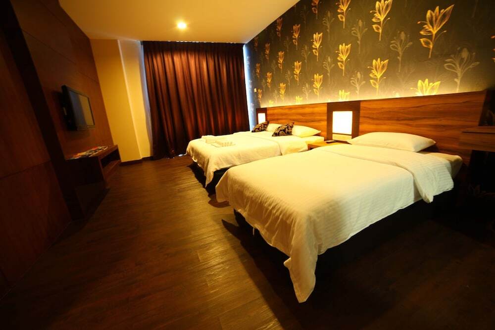 Waterfront Boutique Hotel