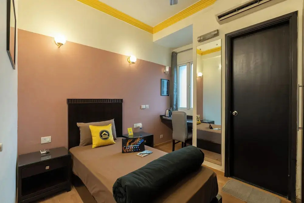 Deluxe Single room (single bed)