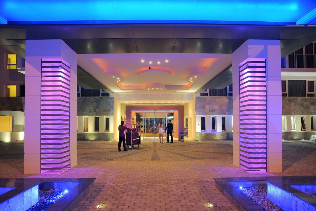 Alexander The Great Beach Hotel — фото