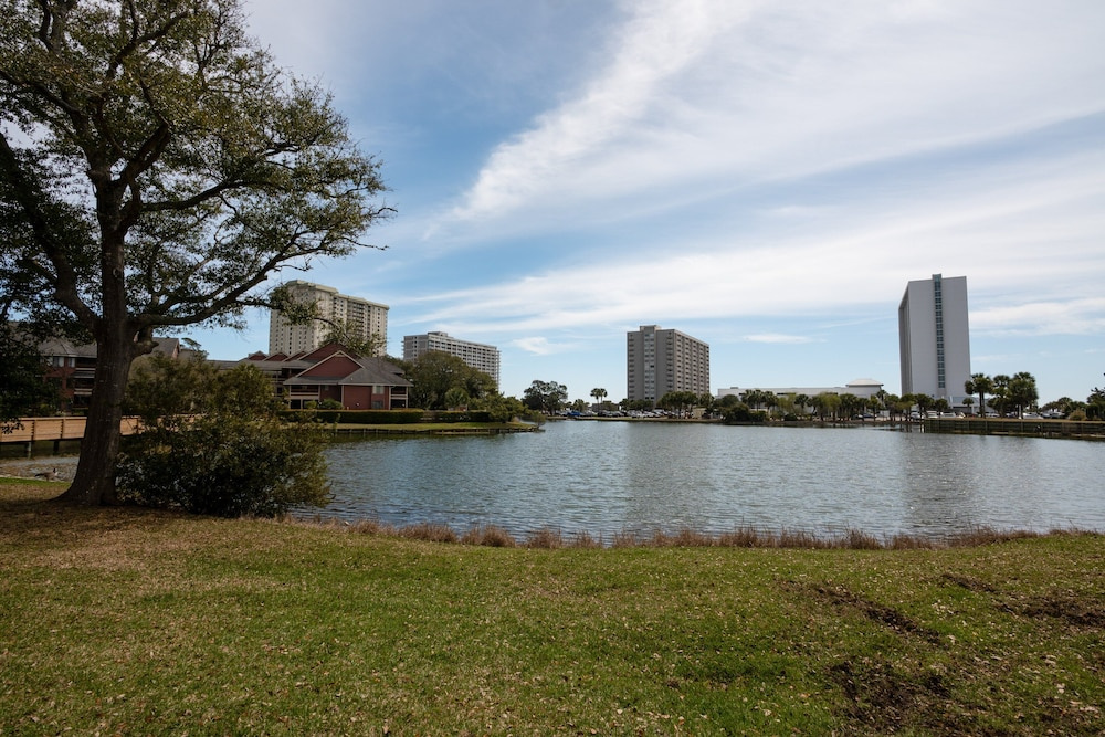 112 Arrowhead Unique Lakefront 2br At Kingston 2 Bedroom Condo