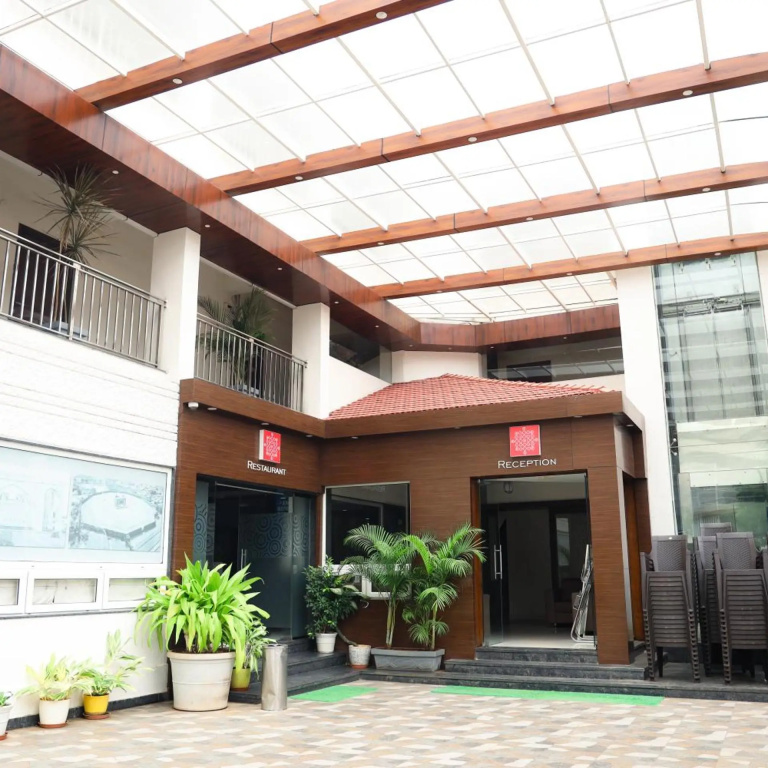 Hotel Madhuvan International