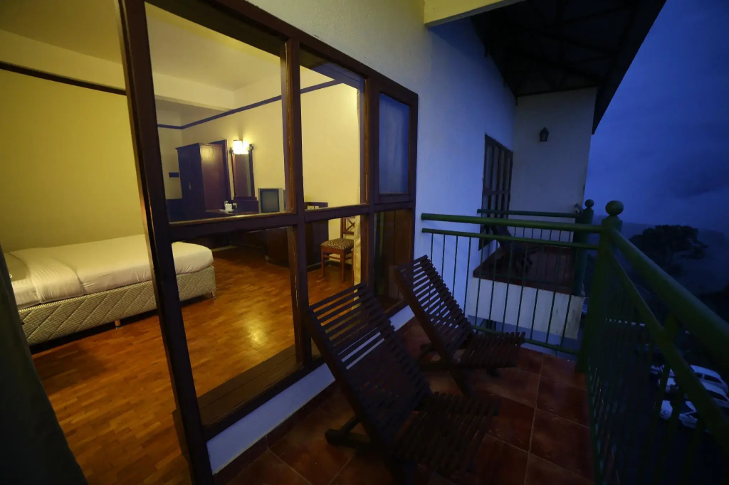 Standard Double room (full double bed)