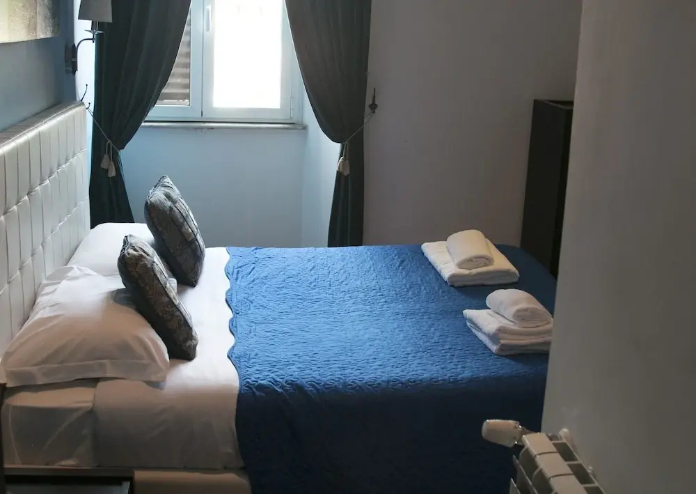 Classic Double room (full double bed)