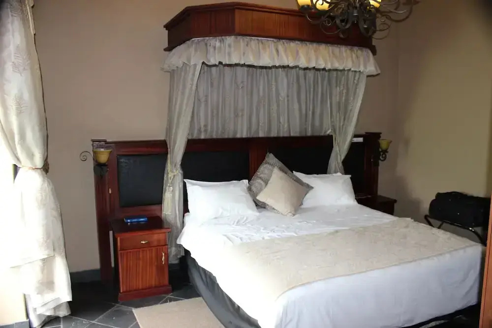 Suite with balcony