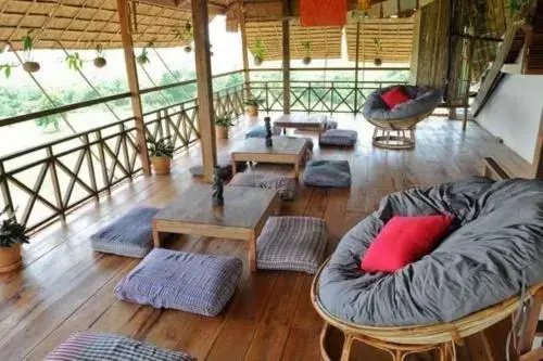 The Vine Retreat